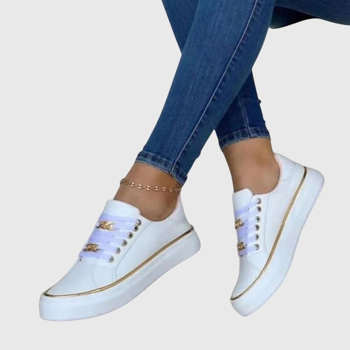 Chaussures orthopédiques femme, combinant confort, soutien et stabilité pour une expérience de marche agréable.