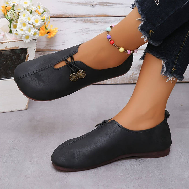 Variété couleurs chaussures plates femme, élégantes et confortables pour usage quotidien. Idéales printemps/été.