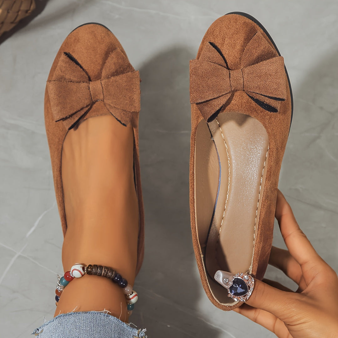 Chaussures confort femme rose pâle, orthopédiques, nœud délicat, petit talon discret.