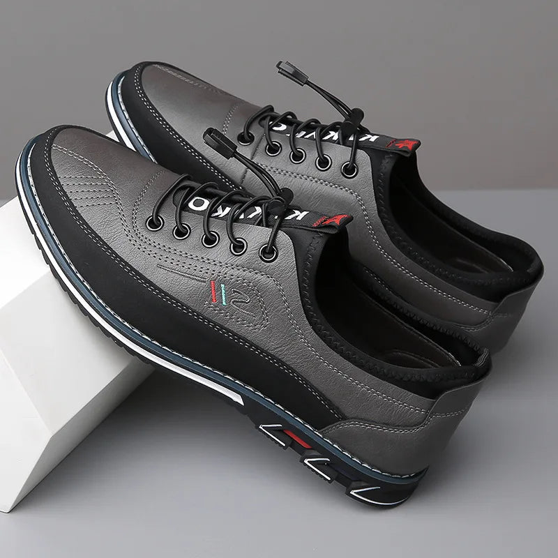 Chaussures Richelieu noires pour homme, parfaites pour la ville, le travail ou des événements formels. Style intemporel.