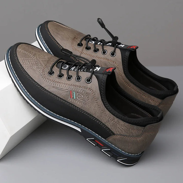 Chaussures Richelieu grises pour homme, style raffiné et confortables pour le bureau ou le travail. Habillées.