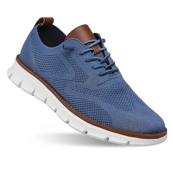 Vue latérale des chaussures urbaines homme légères et confortables. Polyvalentes pour la marche décontractée au quotidien.