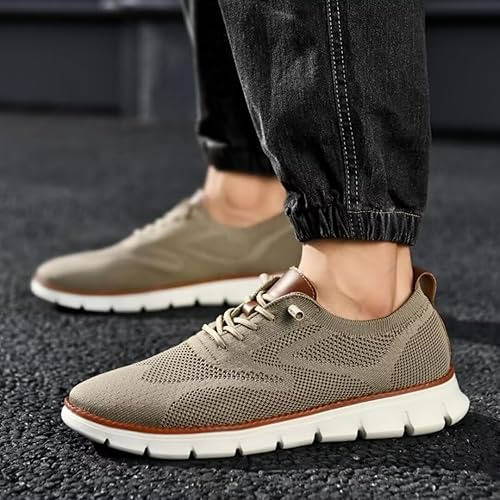 Face avant des sneakers homme décontractées. Chaussures urbaines respirantes, confortables pour la marche quotidienne.