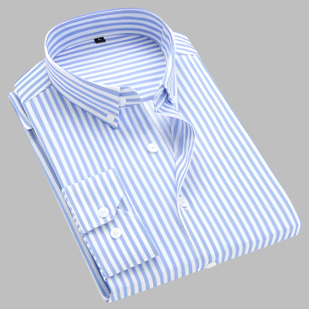 Élégante chemise boutonnée homme à rayures fines, parfaite pour un style habillé ou décontracté chic au bureau.