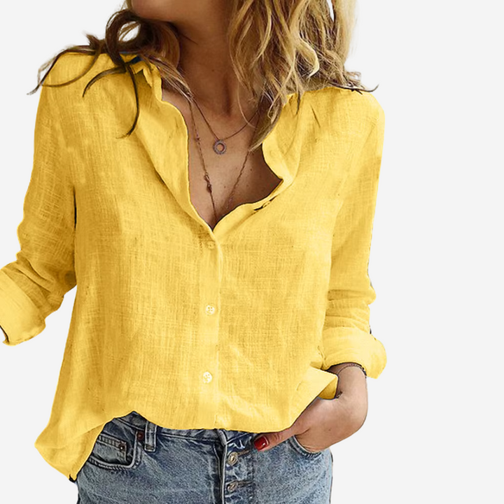 Chemise femme fluide et boutonnée, pour un look décontracté chic, confortable et moderne en toute saison.