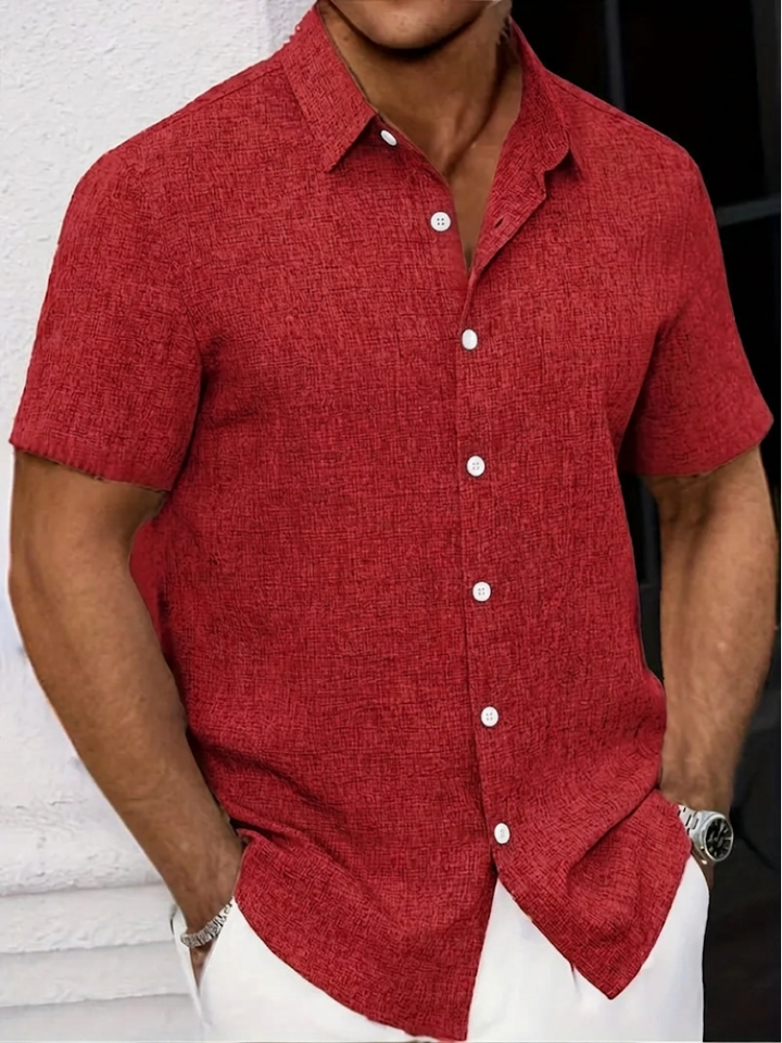 Chemise homme mode été, manches courtes, coupe décontractée pour un confort optimal et un style casual.