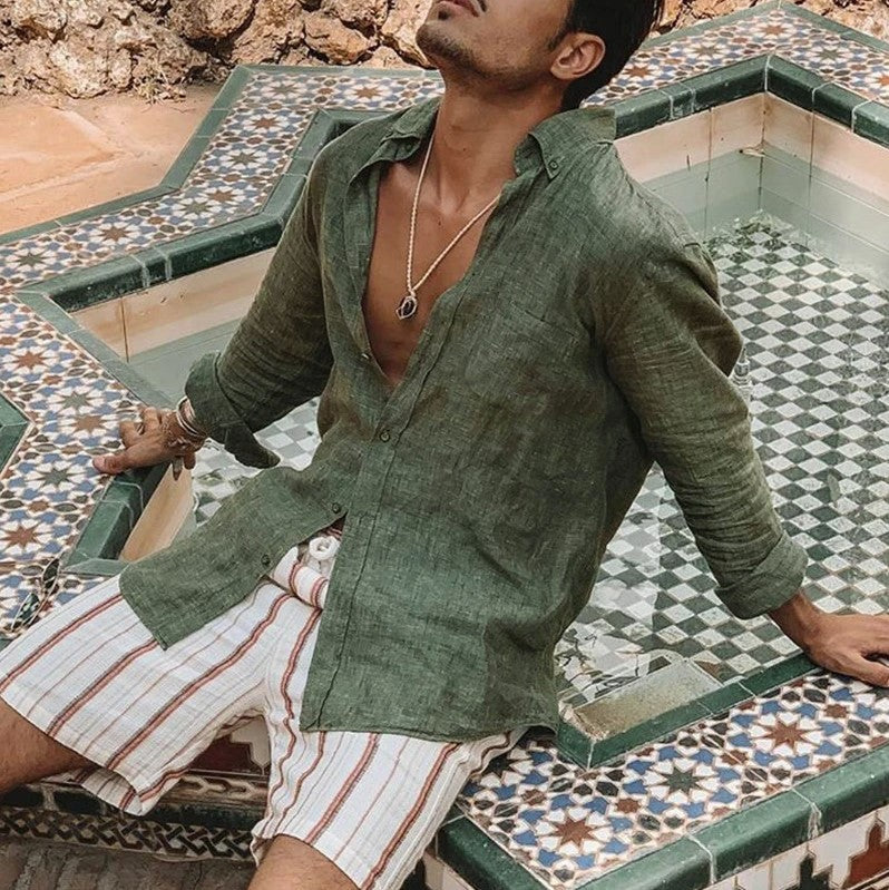 Chemise élégante décontractée pour homme, manches longues, un essentiel de la mode masculine pour un style polyvalent.