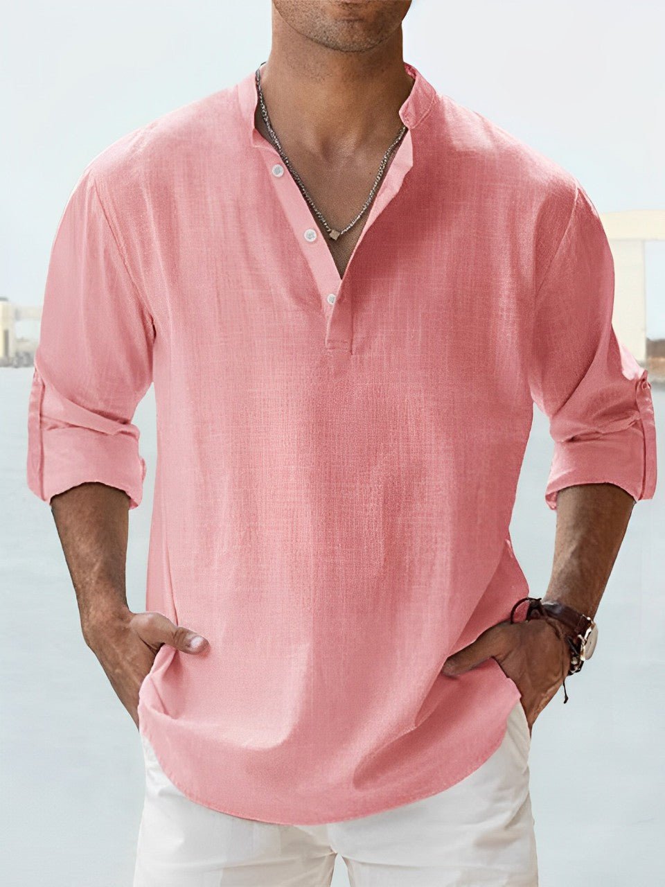 Chemise homme noire en lin, manches courtes, col mao. Idéale décontracté, plage, été. Look chic et léger.