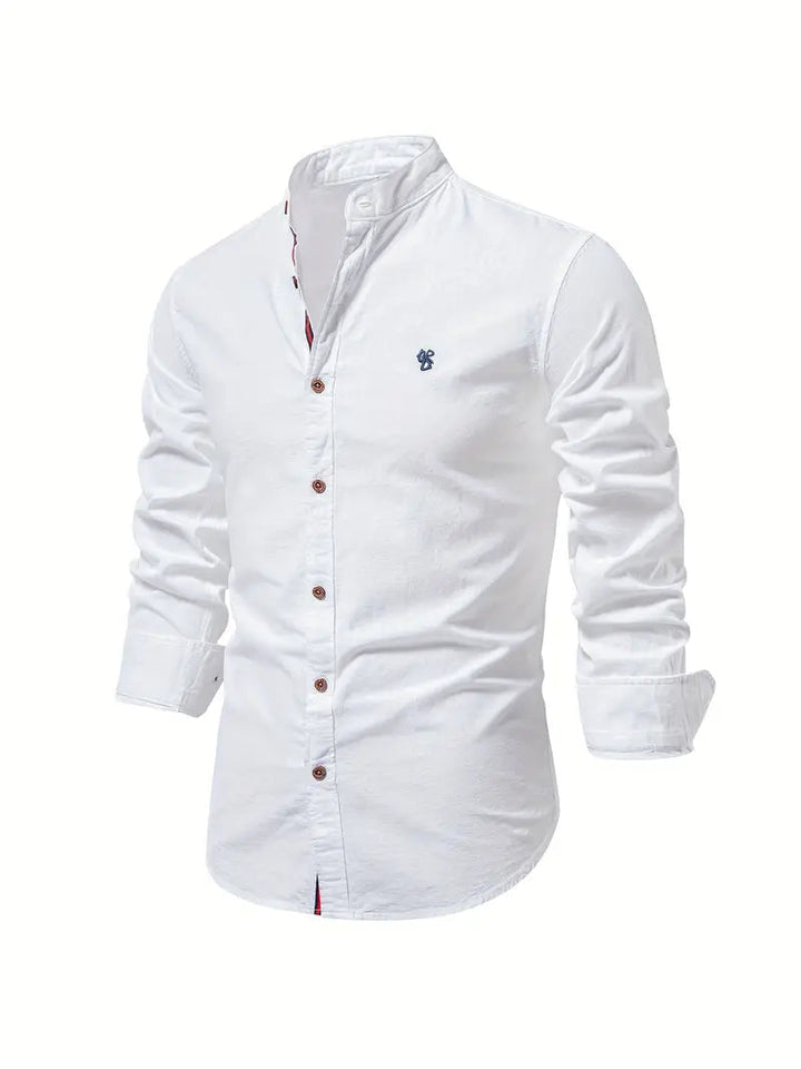 Chemise homme élégante à col mao, manches longues. Idéale pour un look moderne et décontracté chic.