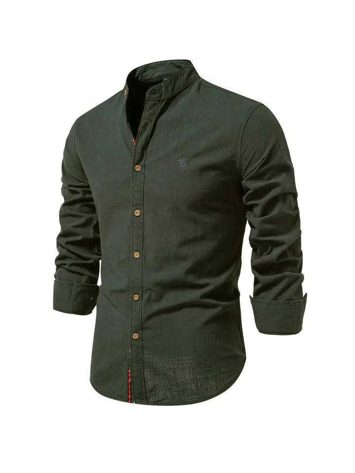 Chemise décontractée chic homme à col mao, manches longues. Combine élégance moderne et confort optimal.