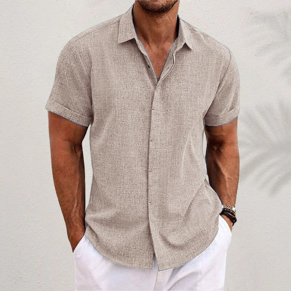 Chemise d'été homme à manches courtes, coupe décontractée, idéale pour un look estival élégant.