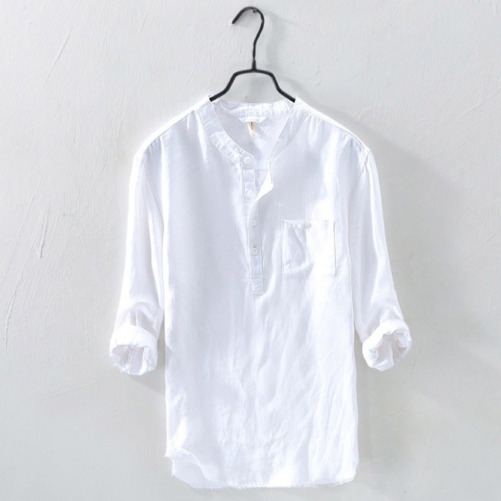 Chemise homme polyvalente, tissu respirant pour l'été. Idéale pour un look confortable et mode homme décontracté-habillé.