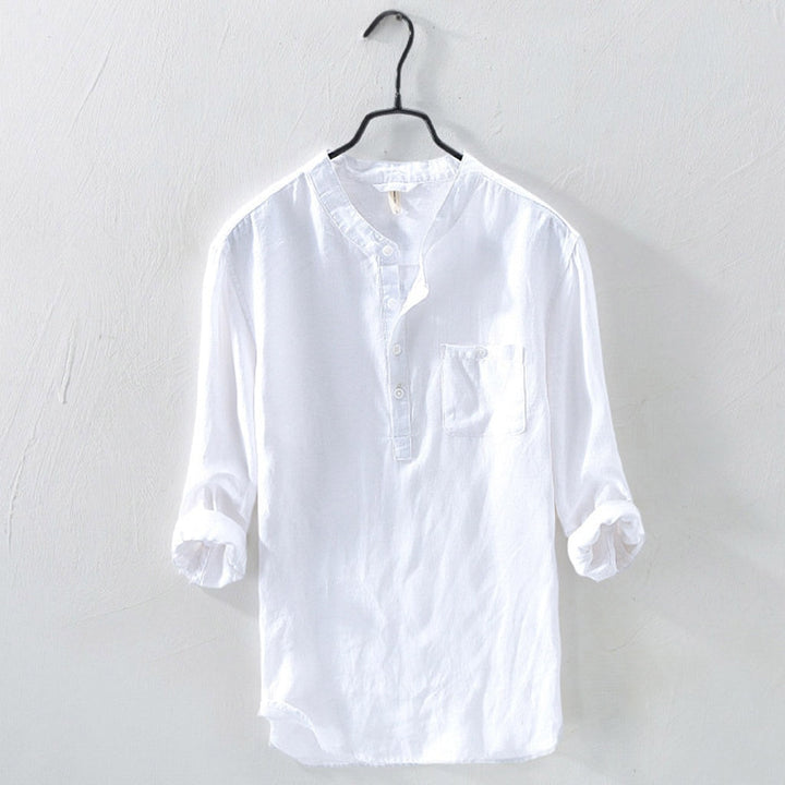 Chemise homme polyvalente, tissu respirant pour l'été. Idéale pour un look confortable et mode homme décontracté-habillé.