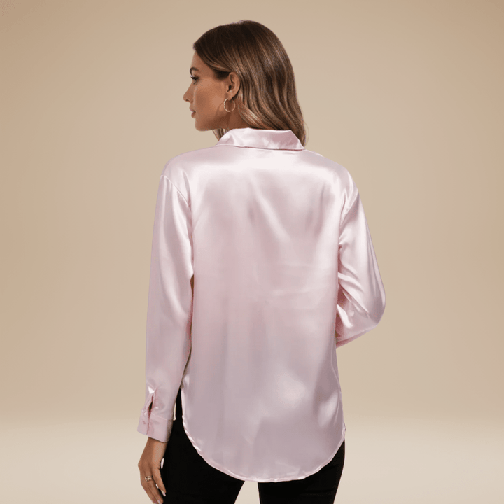 Chemisier femme confortable, pour un style chic et discret au quotidien.