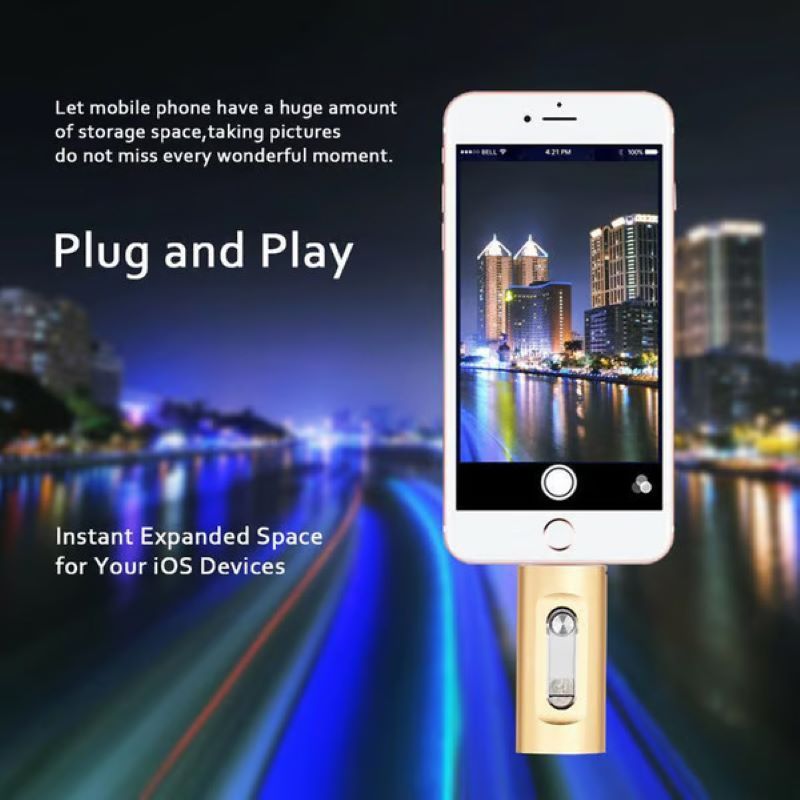 Clé USB métallique portable pour transfert de données entre ordinateur, smartphone. Accès OTG rapide, grande capacité.