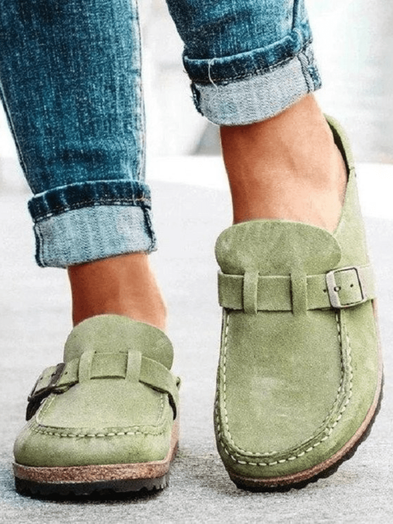 Sabots élégants à boucle pour femmes, confort quotidien et style décontracté chic.
