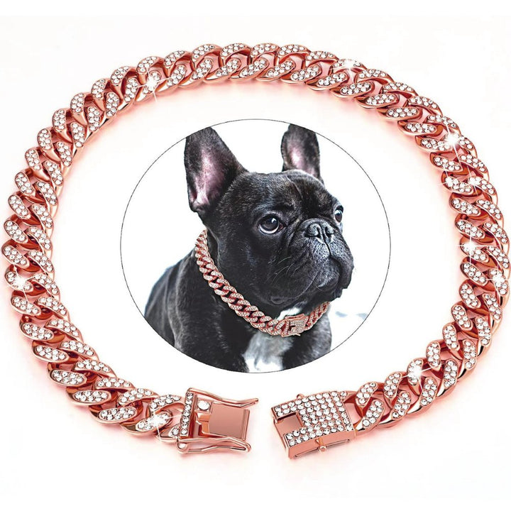 Collier chaîne doré pour chat, accessoire de luxe sécurisé avec zircone brillante.