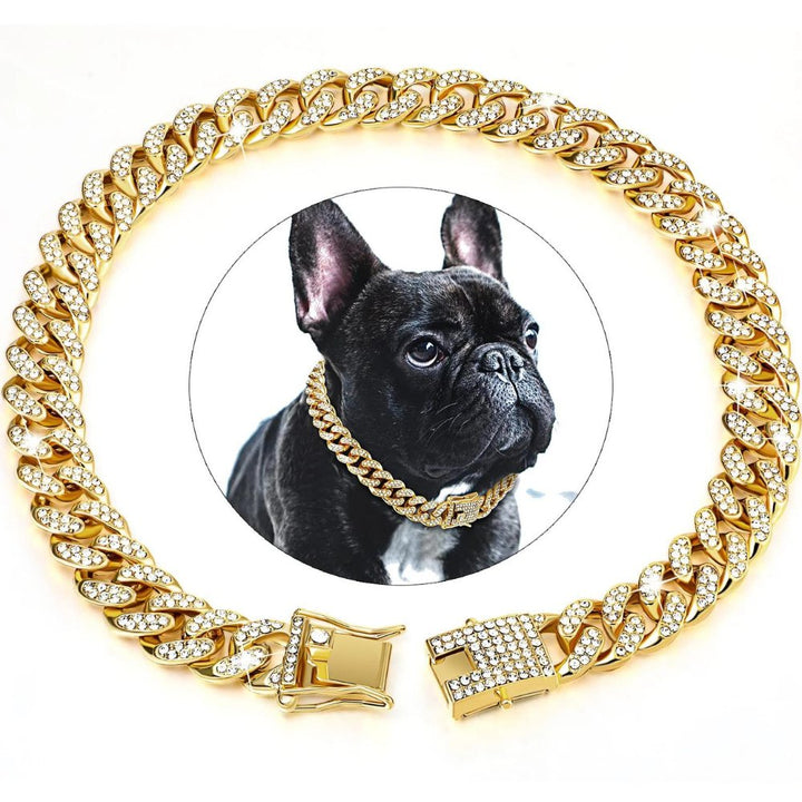 Collier chaîne or rose élégant pour chien, accessoire de luxe, sécurité et style.