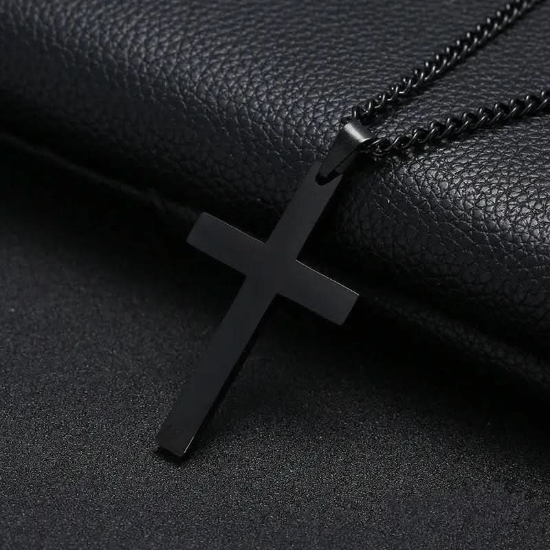 Collier à pendentif croix pour homme, design classique, idéal pour un cadeau symbolique ou personnel.
