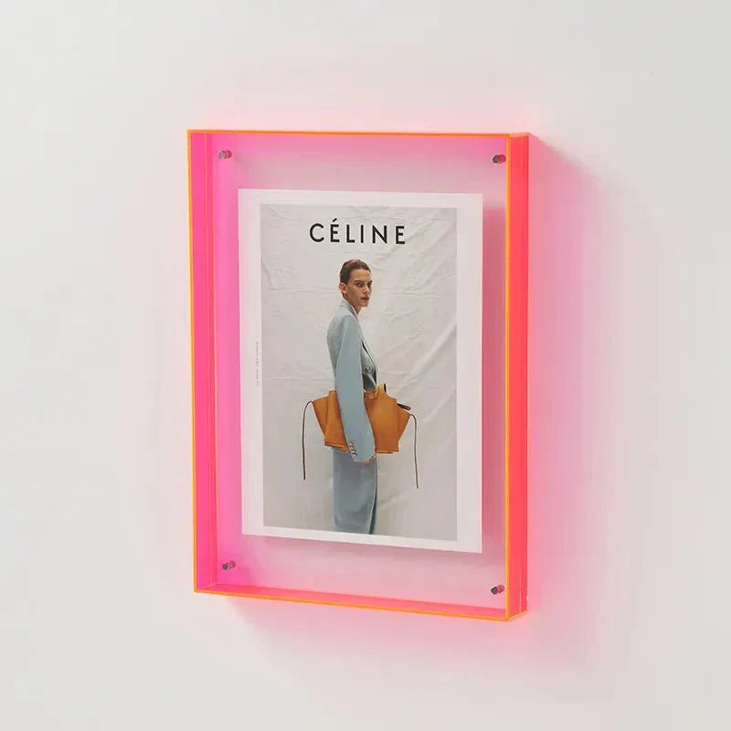 Cadre photo transparent élégant, idéal pour sublimer vos souvenirs. Design moderne pour décoration murale.