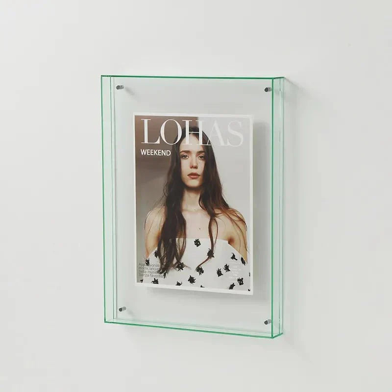 Élégant cadre photo transparent au design moderne. Idéal pour une décoration murale raffinée et vos souvenirs.