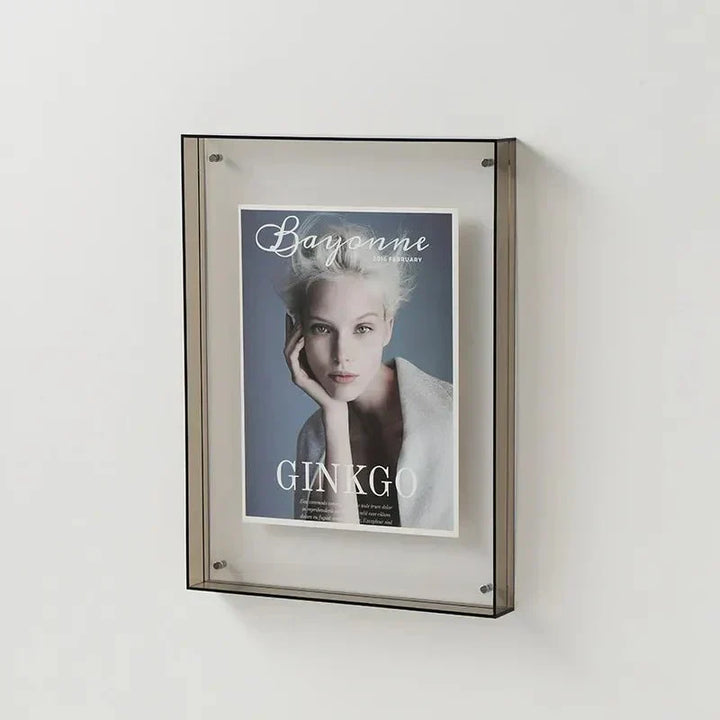 Cadre photo moderne transparent, idéal pour toute décoration maison. Affichez vos souvenirs avec élégance.
