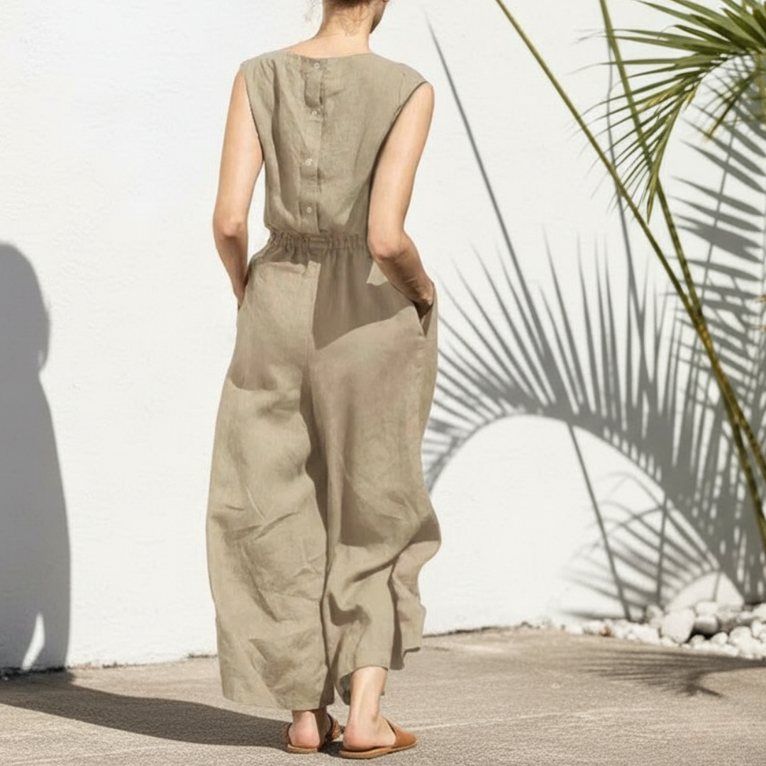 Combinaison femme fluide élégante, jambes larges, sans manches, pour un confort optimal au quotidien, printemps-été.