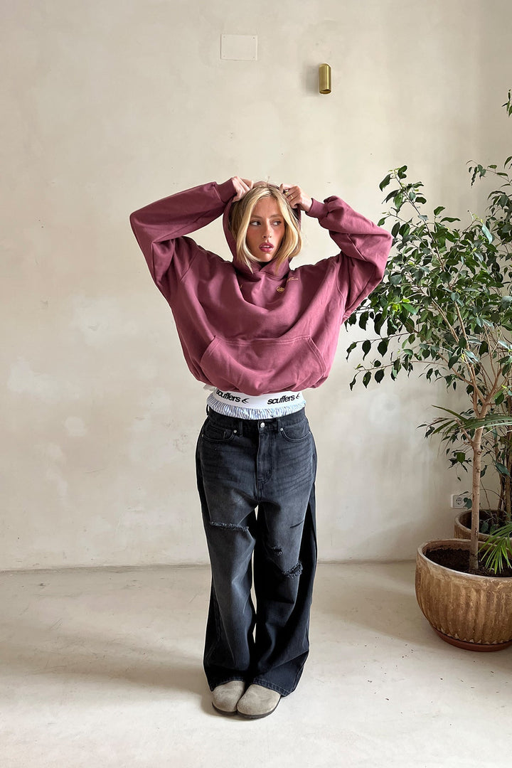 Hoodie femme confortable et tendance, idéal pour un style décontracté.