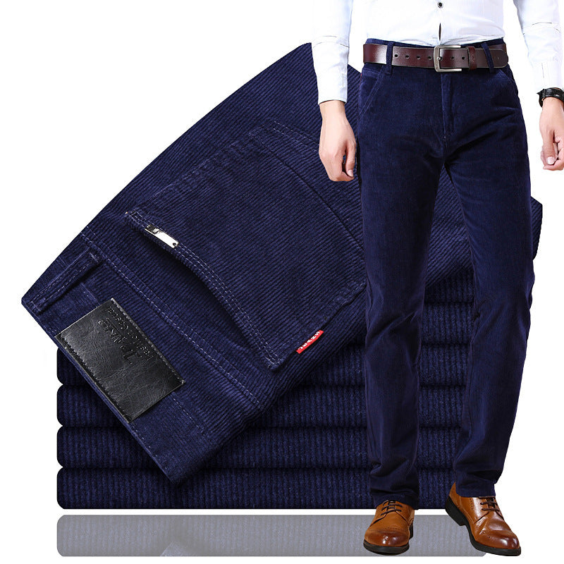 Pantalon slim fit homme, chic et polyvalent. Parfait pour tenues décontractées ou affaires.