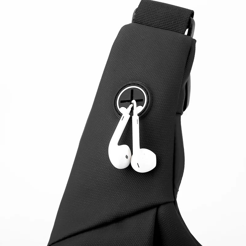 Accessoire homme polyvalent, sac bandoulière ou sling, léger et moderne.