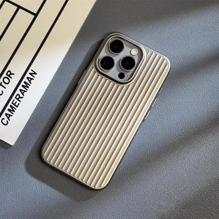 Accessoire iPhone: coque antichoc élégante, ultra-fine, préserve le design original du smartphone.
