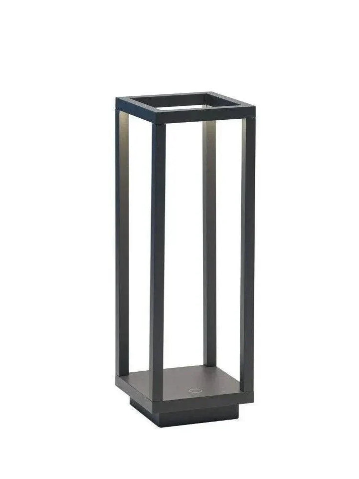 Éclairage de table LED gris foncé avec contrôle tactile, sans fil, pour créer une ambiance chaleureuse en extérieur.