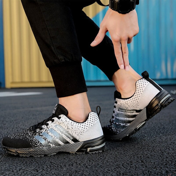 Chaussures sport orthopédiques, légères et respirantes pour le bien-être masculin.