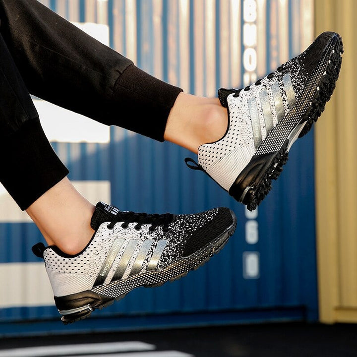 Baskets confortables pour hommes, amorti ciblé pour soulager les pieds fatigués.