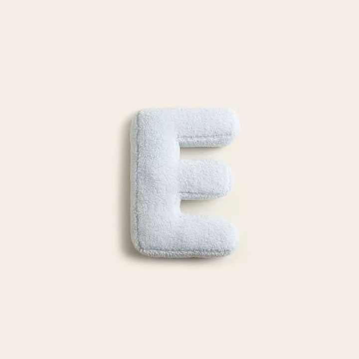 Coussin alphabet E en coton, idée cadeau unique pour anniversaire ou naissance.