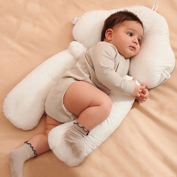 Coussin bébé anti-reflux, ergonomique, prévient la tête plate et assure un sommeil sécurisé et confortable.