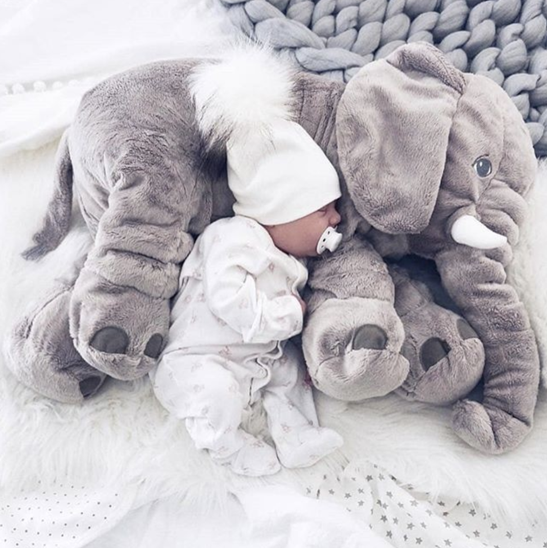 Compagnon doux pour enfants : coussin peluche éléphant de 40 cm, jouet idéal pour le jeu et les câlins des bébés.