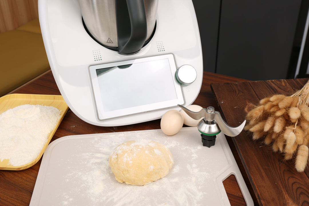 Couteau mélangeur et pétrisseur en acier pour robots Thermomix TM5, TM6, TM31. Essentiel pour cuisine facile.