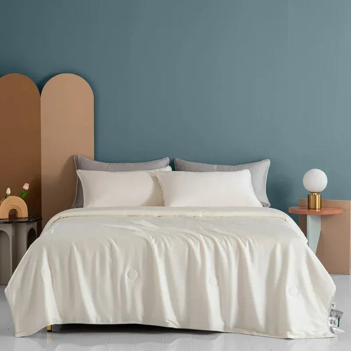 Confort optimal avec cette couverture d'été rafraîchissante et respirante pour le lit.