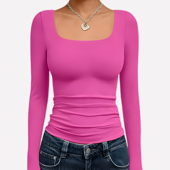 Ce crop top femme noir à manches longues et encolure carrée est un must-have chic pour toute saison.
