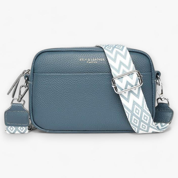 Élégant sac bandoulière en cuir femme, accessoire de mode chic pour un look moderne.