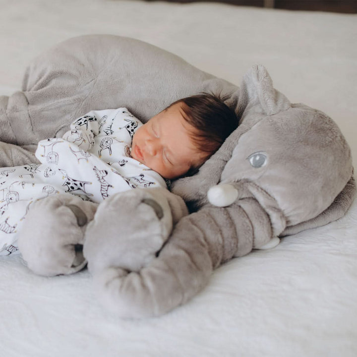 Peluche éléphant géant gris, coussin doux pour la chambre d'enfant, parfait comme décoration et doudou.