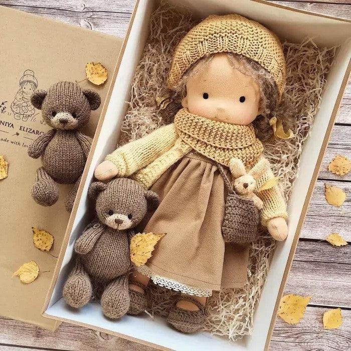 Poupée Lana Waldorf artisanale, encourage le jeu imaginatif, jouet enfant doux et durable en coton.