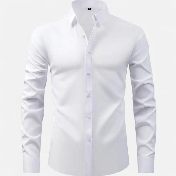 Chemise homme ajustée extensible, manches longues. Élégance et confort pour un look affaires ou décontracté.