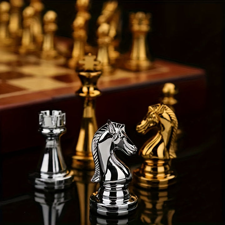 Superbe jeu d'échecs en bois et métal, style vintage. Pliable et portable, parfait pour la stratégie et le plaisir.