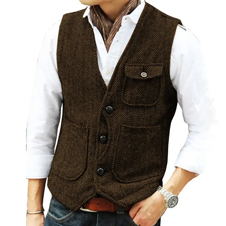 Gilet homme simple boutonnage, ajout élégant et moderne pour toute garde-robe masculine. Idéal pour superposer.