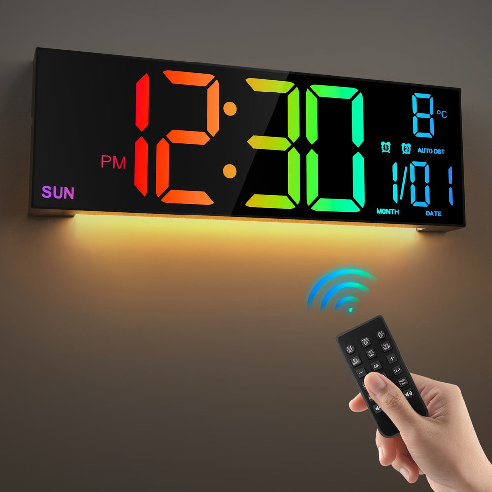 Grande horloge murale LED moderne avec affichage numérique, température et date, idéale bureau.