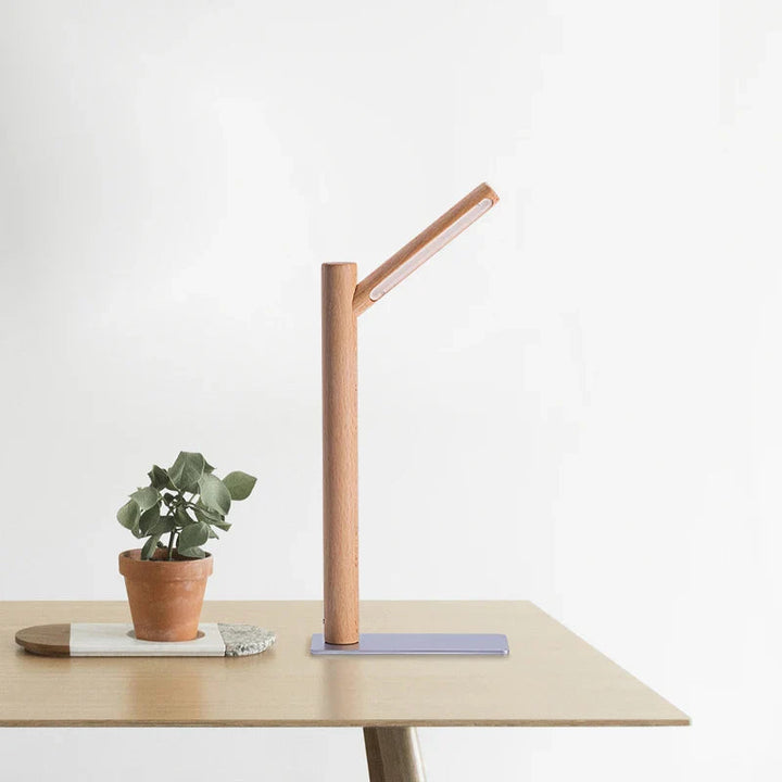 Lampe de bureau LED Flexura en bois (noyer/hêtre). Tête 360° et bras flexible pour éclairage précis. Parfaite pour étude.