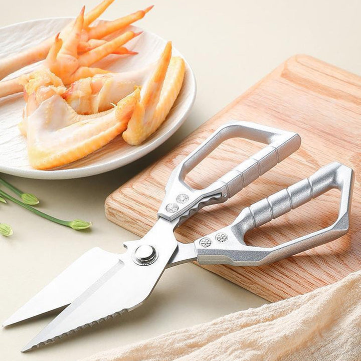 Outil de découpe facile, accessoire cuisine essentiel pour préparation culinaire efficace.