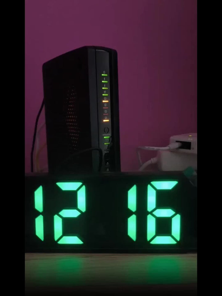 Réveil intelligent LED, projette l'heure et affiche date/température. Design moderne USB.